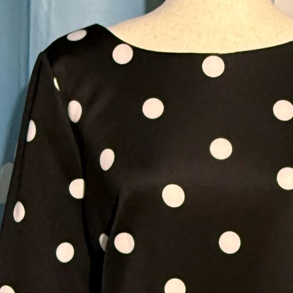 Polka dot whimsical scuba midi dress. Hits in the right spots. 14 - Picture 5 of 6